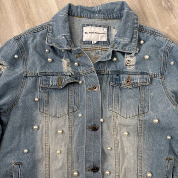 The Style Between Us Denim Jacket White Faux Pearls Size large - Picture 3 of 6